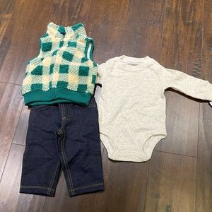 3pc Baby clothes 6month fleece vest, bodysuit and pull up pants
